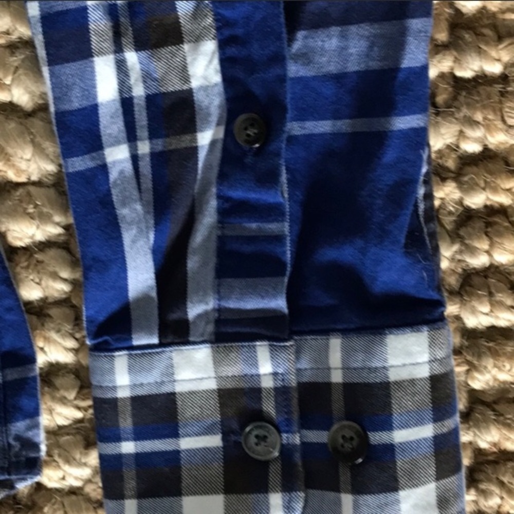 Express Button-Up - Picture 4 of 5